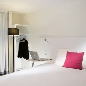 Hotel Ibis Styles Centre Gare Beffroi, Lila
