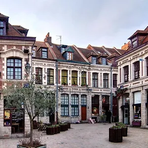 Old - Beautiful House 3 Bdrms 6pers. Appartement