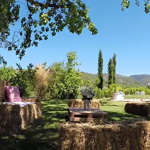 La Fontaine Des Noyers Ferienhaus